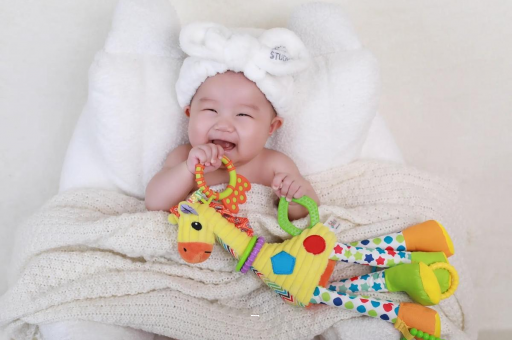 怒江宝宝为什么会吐奶 怒江宝宝为什么会吐奶